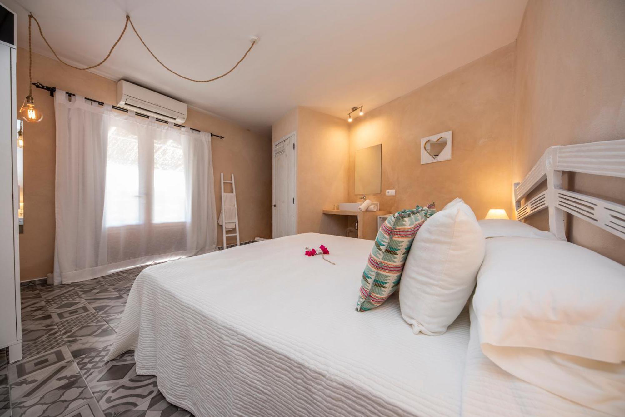 Agroturismo Can Cosmi Prats Santa Gertrudis  Habitación foto